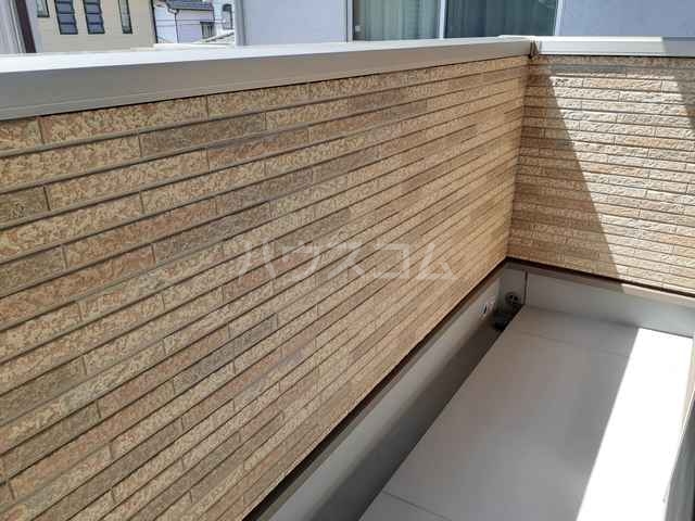 18/28 バルコニー