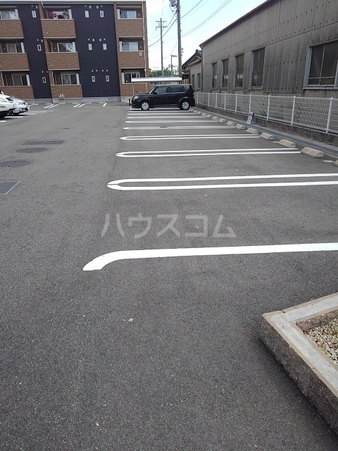 15/23 駐車場
