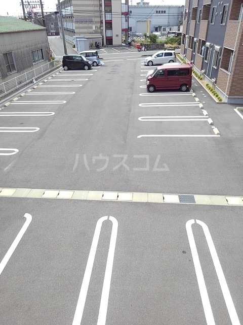 15/18 駐車場