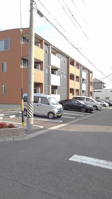 22/30 駐車場