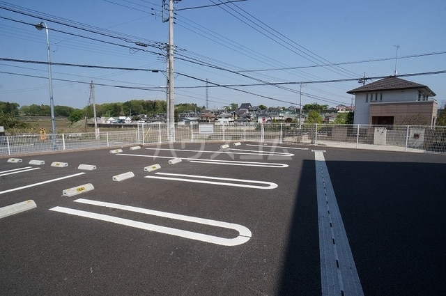 15/28 駐車場