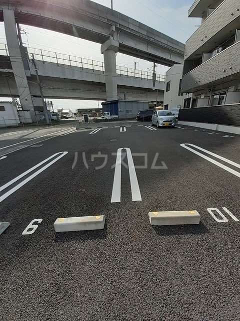 15/27 駐車場