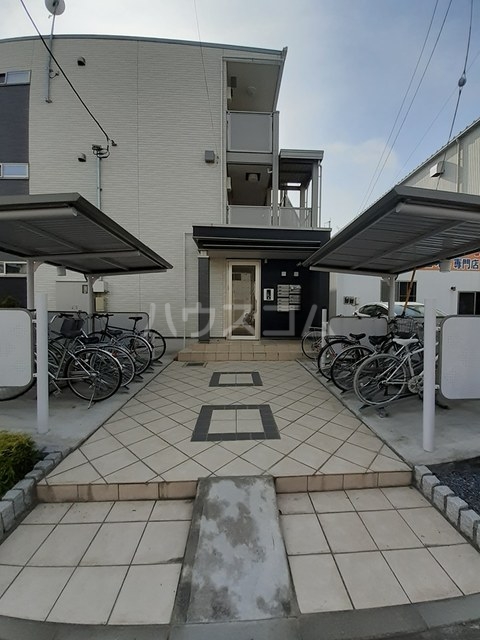 14/27 エントランス