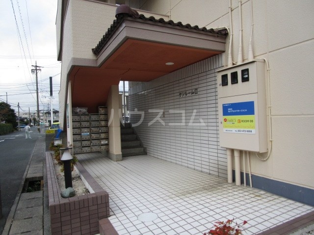 14/25 エントランス