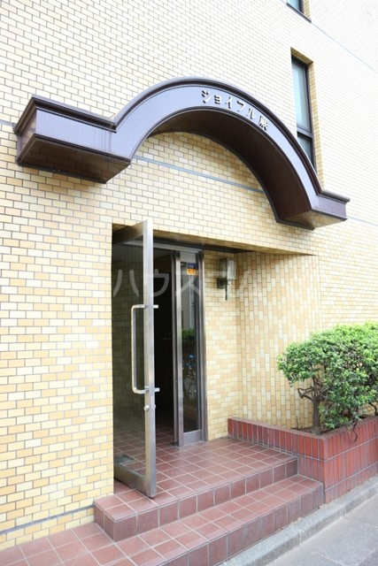 23/30 エントランス