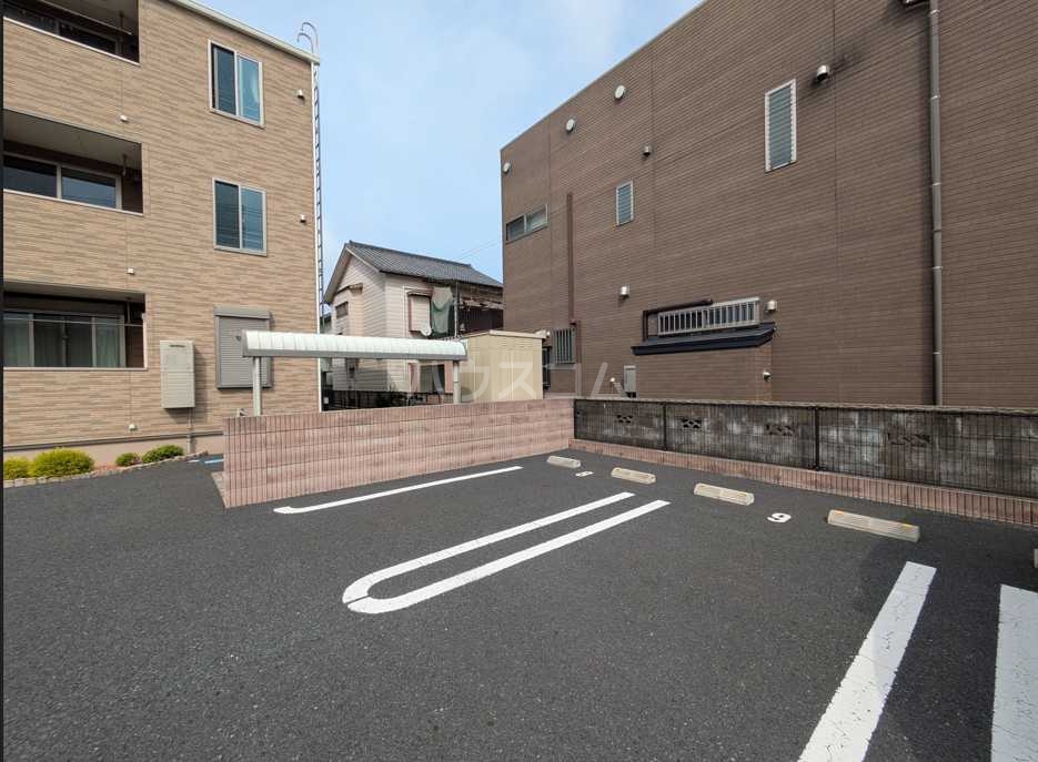 21/27 駐車場