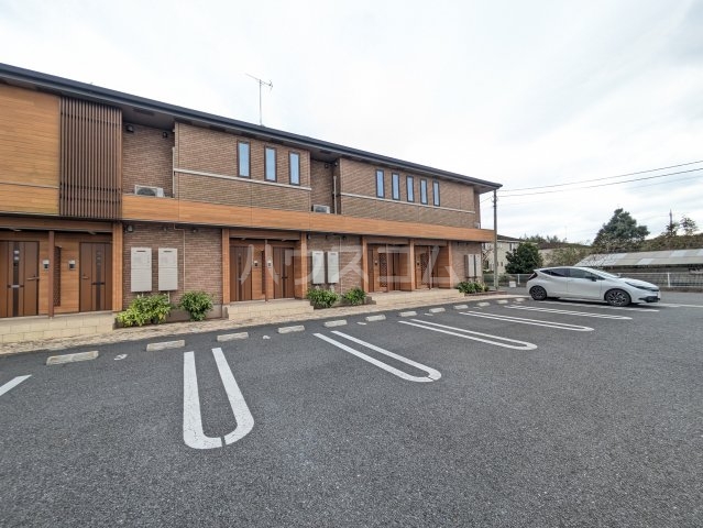 22/28 駐車場