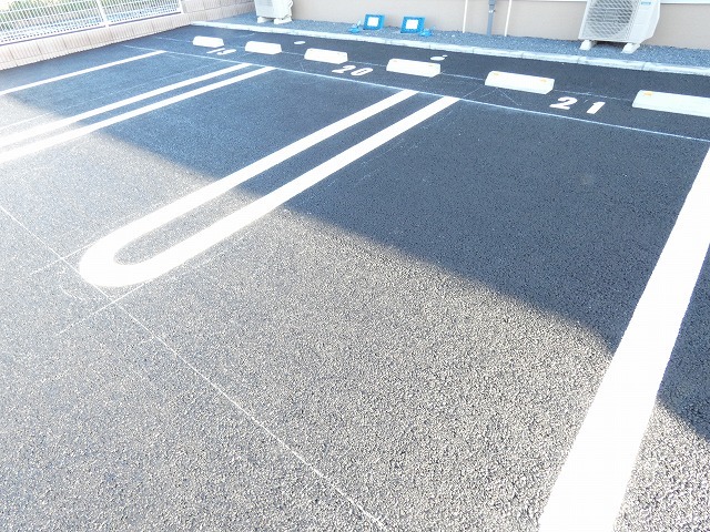 14/20 駐車場