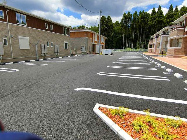 16/22 駐車場
