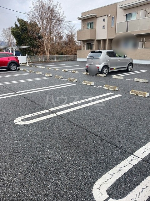 15/28 駐車場