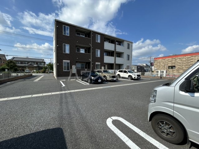 23/30 駐車場