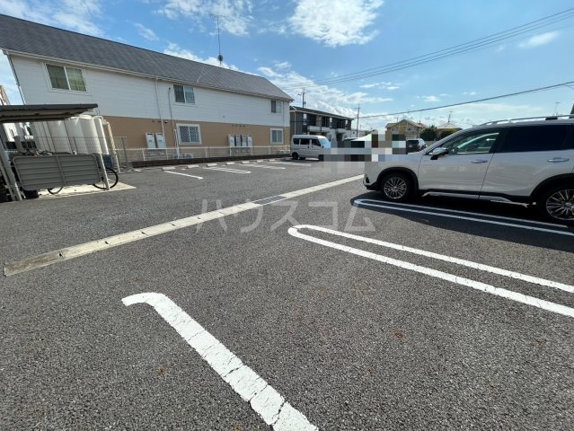 28/30 駐車場