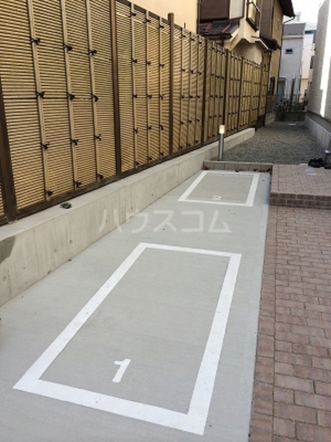 22/30 駐車場