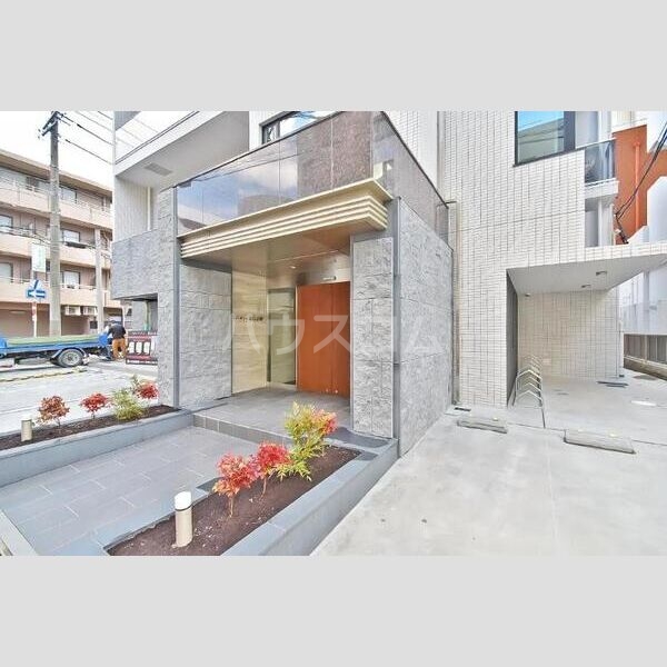 14/20 エントランス