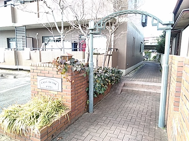 2/4 エントランス