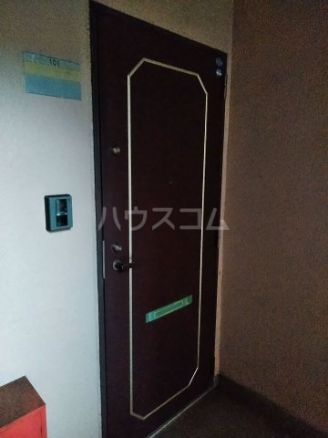 21/23 エントランス