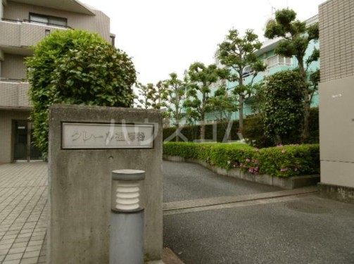 16/23 エントランス