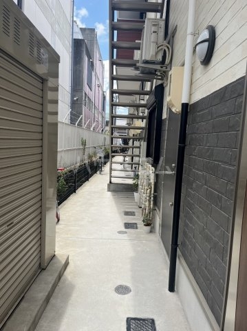 22/30 エントランス