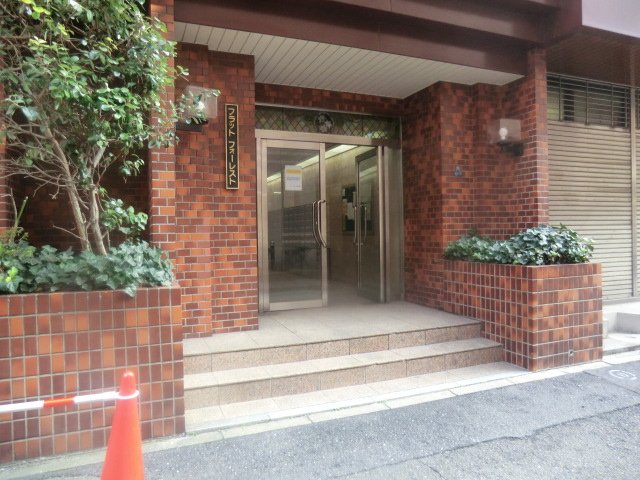 21/29 エントランス