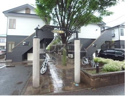 23/28 エントランス