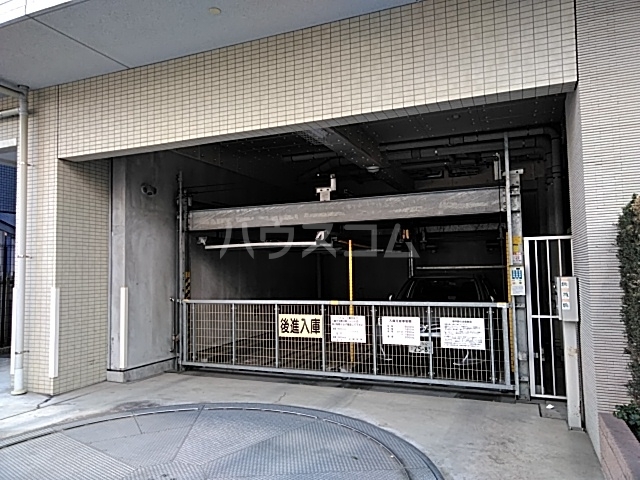 20/20 駐車場