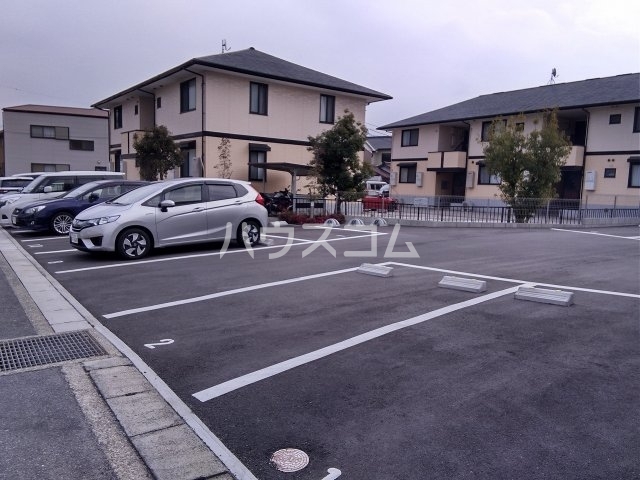 16/20 駐車場