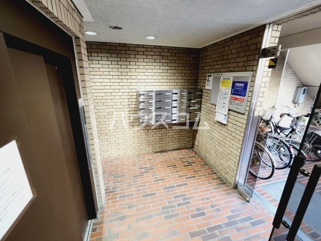 15/21 エントランス