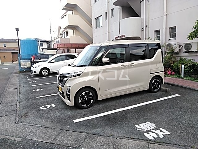 26/30 駐車場