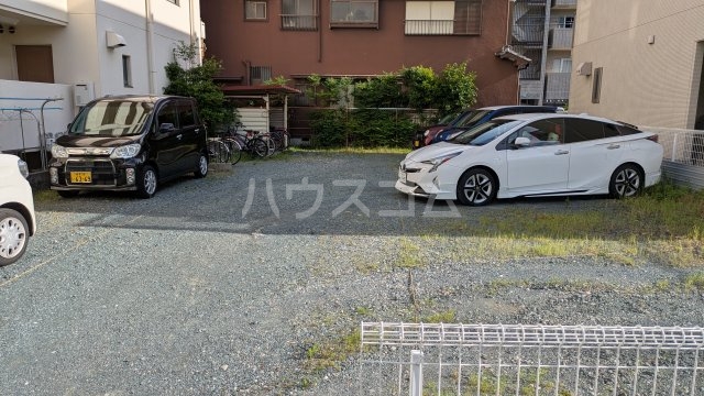 26/30 駐車場