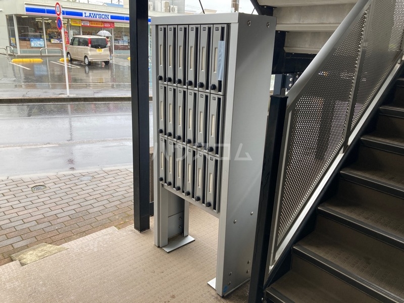 17/28 エントランス