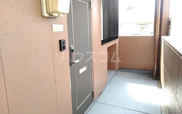 23/30 エントランス