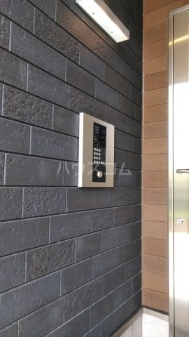 25/30 エントランス