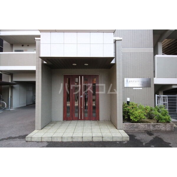 23/25 エントランス