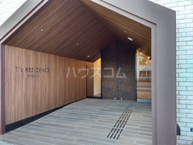 17/22 エントランス