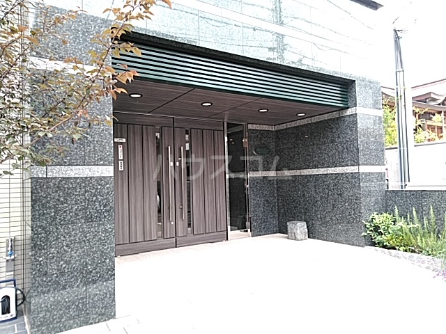 26/30 エントランス