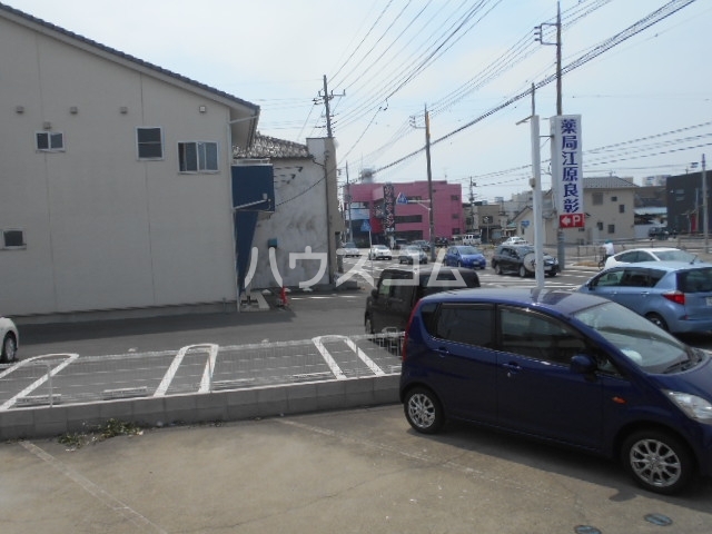 18/27 駐車場