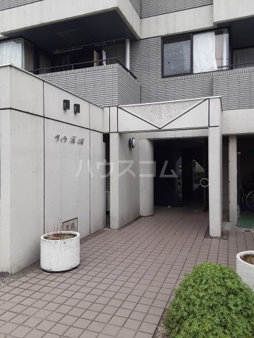 22/30 エントランス