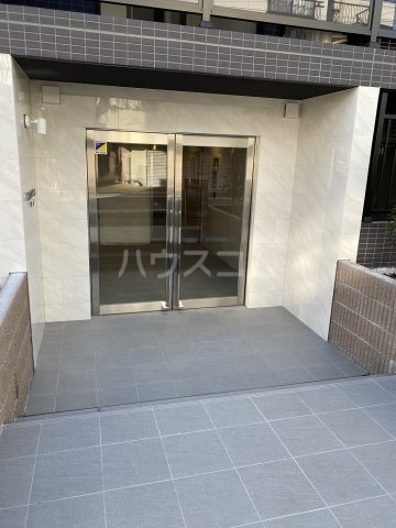 22/30 エントランス