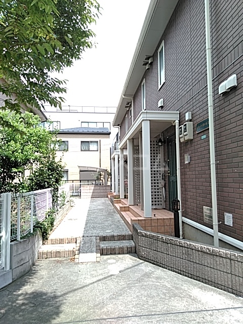 27/30 エントランス