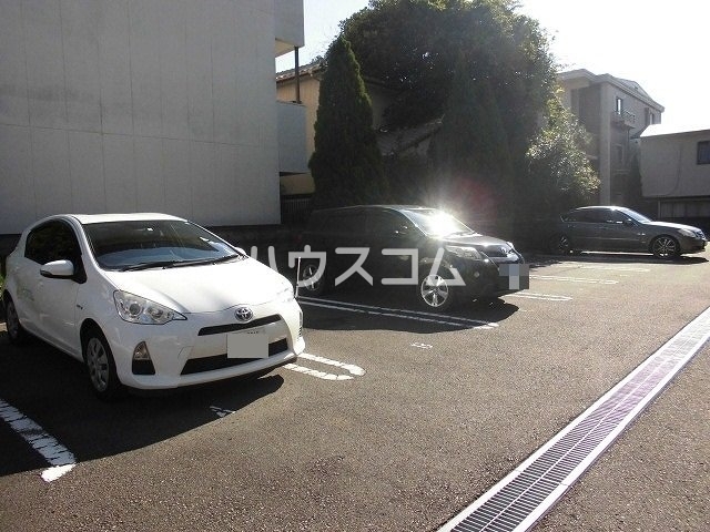2/4 駐車場