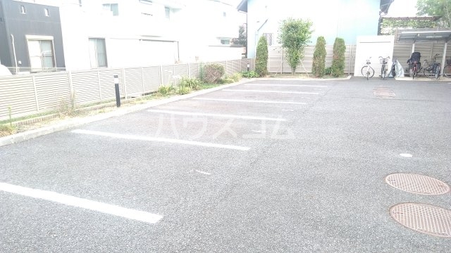 18/21 駐車場