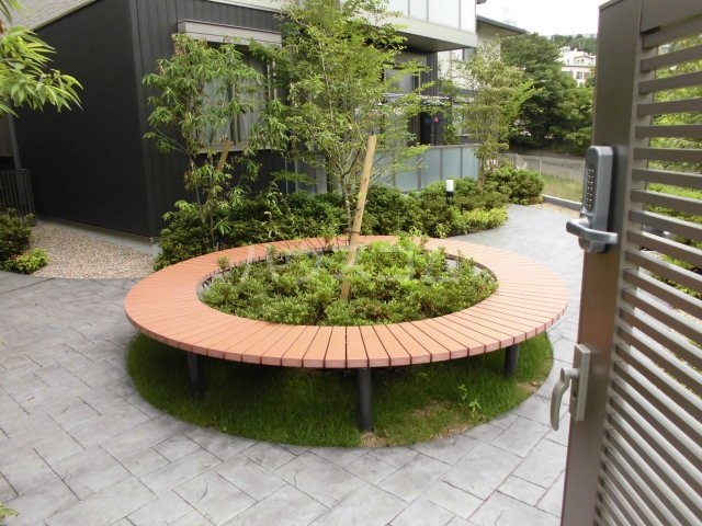 22/30 エントランス