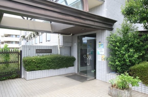 20/28 エントランス