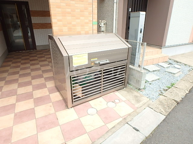 13/20 エントランス