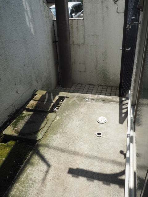 18/27 バルコニー