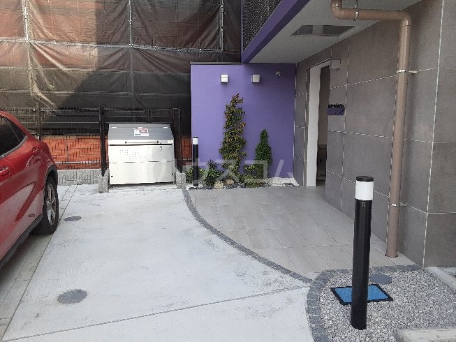 21/27 エントランス