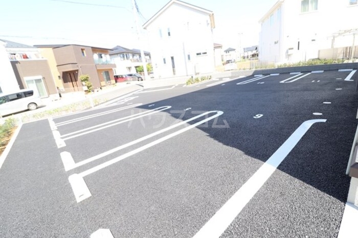 13/22 駐車場