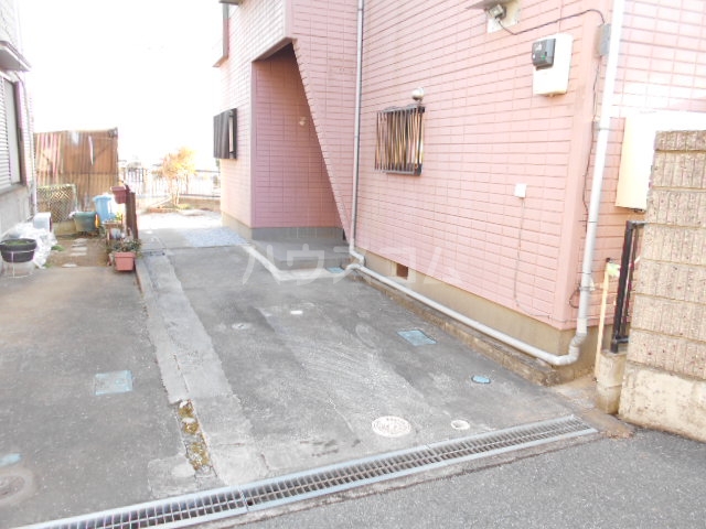 25/30 駐車場
