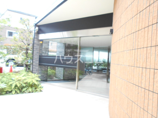 28/30 エントランス