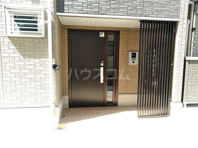 28/30 エントランス